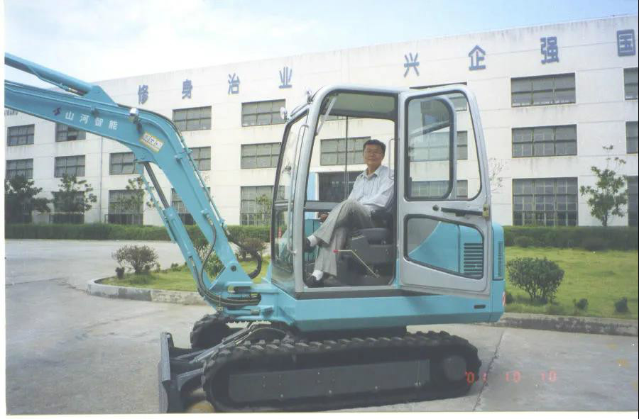 以先導(dǎo)式創(chuàng)新實(shí)現(xiàn)挖掘機(jī)從無到有，從小到大，從大到強(qiáng)！