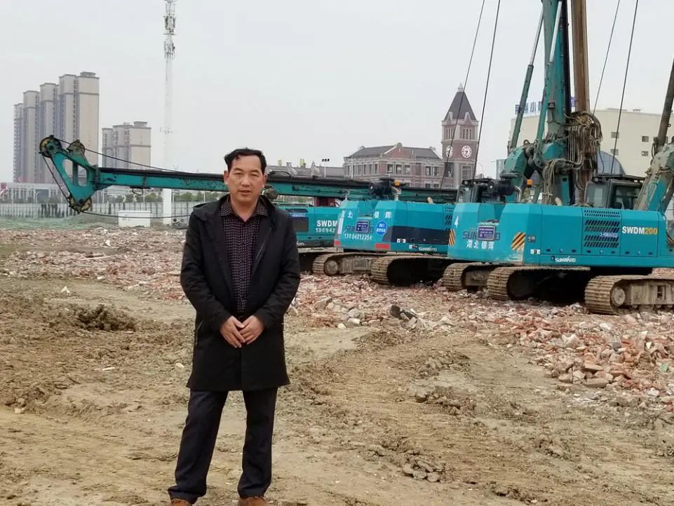 颯！他以11臺(tái)旋挖鉆占領(lǐng)荊州房建市場(chǎng)