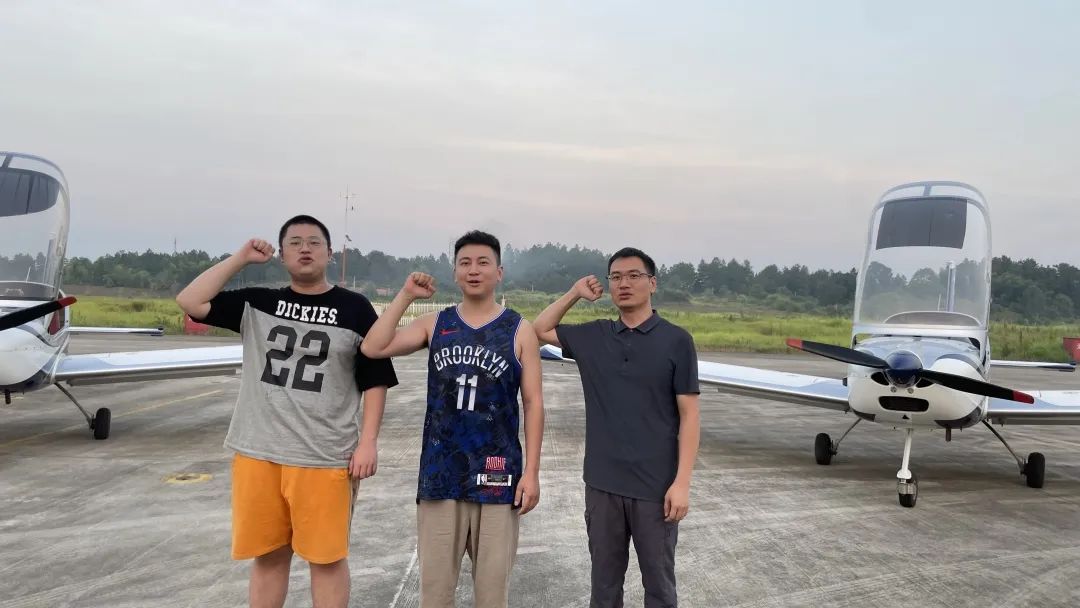 沖上云霄！湖南山河通航學(xué)員成功單飛