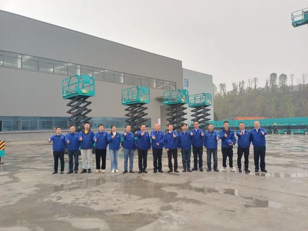 出廠即“出道”！山河智能首款履帶剪叉式高空作業(yè)平臺(tái)批量上市