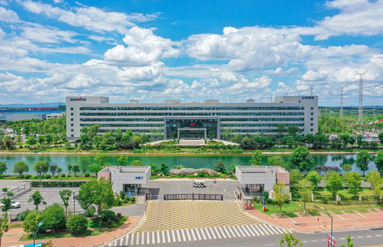 植樹節(jié)特輯 | 共建綠色生態(tài)，山河智能為地球充“植”