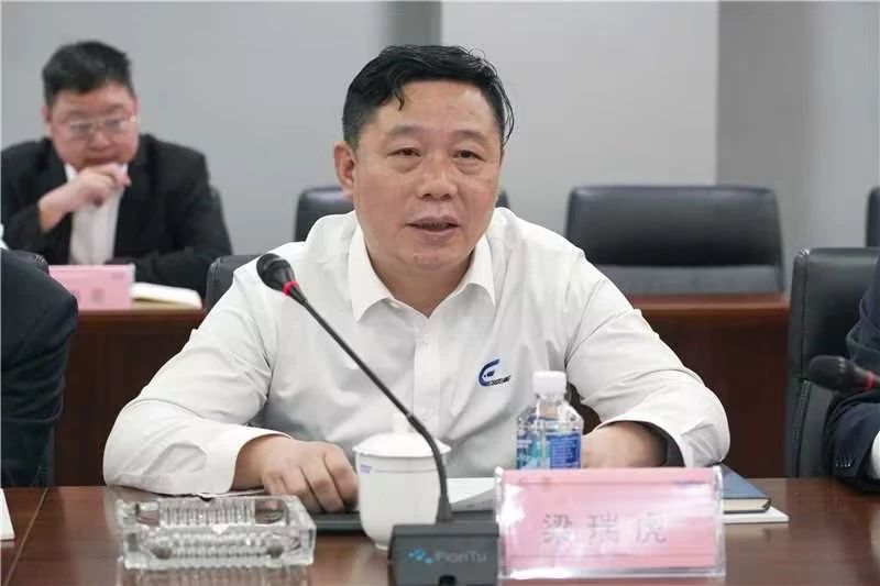 強強聯(lián)手！山河智能與湖南楚湘建工集團達成共建礦山生產(chǎn)建設創(chuàng)新聯(lián)合體共識